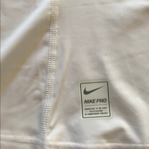 Nike Pro Compression Shirt. Size Small. BNWT - Picture 3 of 6